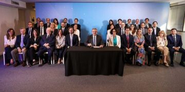 Fernández presentó al gabinete del nuevo Gobierno