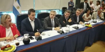 Con el respaldo de Fernández, el PJ selló la unidad en Diputados