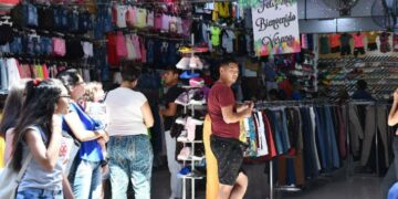 Comerciantes esperan mejorar las ventas