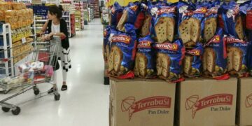 Preparan una canasta navideña de hasta 8 artículos