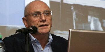 «Pobreza cero fue un artificio comunicacional muy poco creíble»