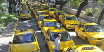 Navidad sin taxis por reclamo salarial de choferes
