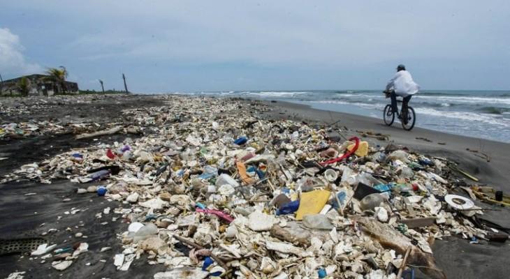 Prohíben el uso de plásticos descartables en el Caribe