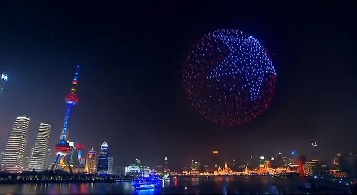 Por si te lo perdiste, así fue el increíble show de drones de fin de año en Shangái
