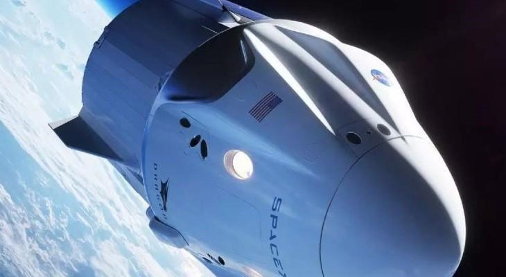 SpaceX prepara lanzar vuelos turísticos al espacio para 2021