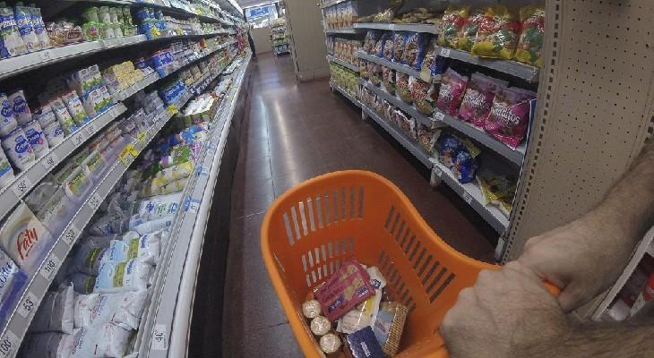 Enero registró bajas de consumo en los shoppings y los supermercados