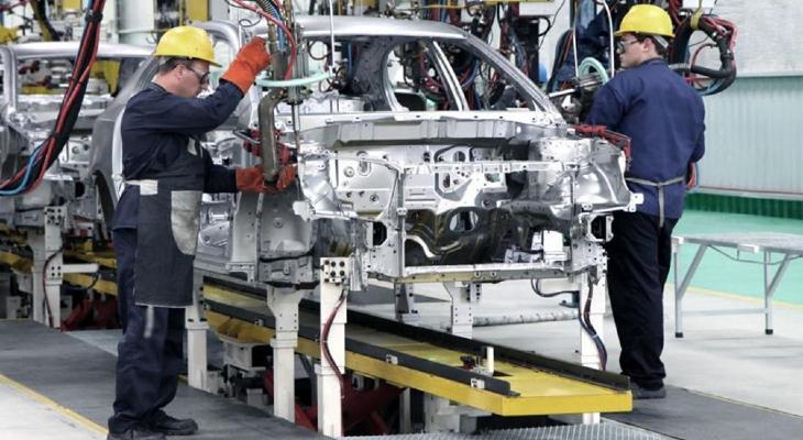 La producción de vehículos cayó en marzo 34,4% anual