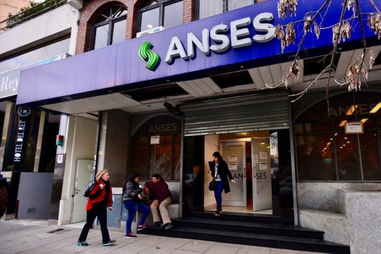 La Facultad de Ciencias Económicas de la UBA avaló el canje de deuda