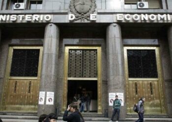 Economía colocó cuatro bonos por $ 52.448 millones a tasas en torno al 31%