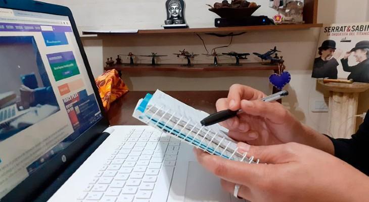 Más de la mitad de los docentes no tiene computadora personal