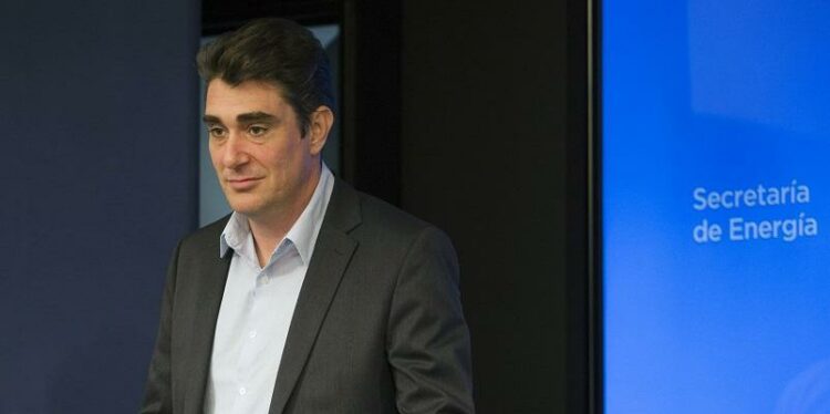 Procesan a ex funcionarios y citan a indagatoria a Dietrich y Dujovne
