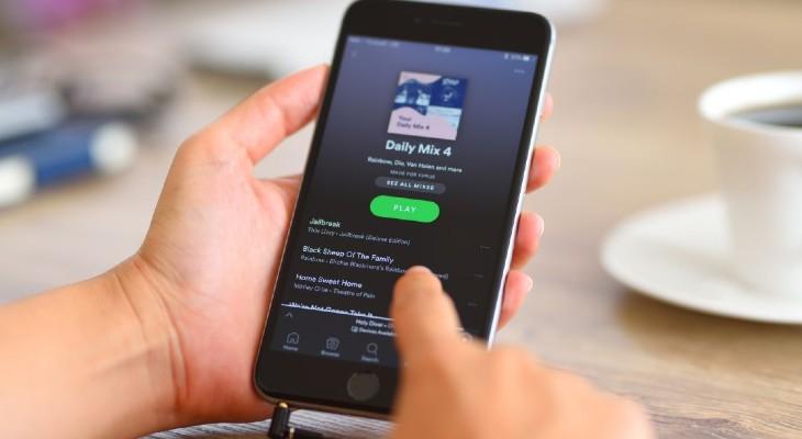 Spotify: se inviertieron más de 2.300 millones de horas escuchando la lista “Descubrimiento semanal”
