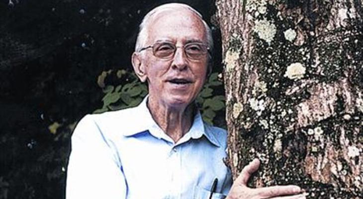 Adiós al “obispo rojo” Adiós al “obispo rojo”