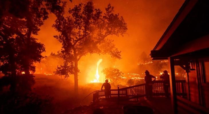 Terribles incendios masivos en los bosques de California Terribles incendios masivos en los bosques de California