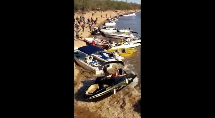 Una ola provocó un choque múltiple de lanchas en el río Paraná