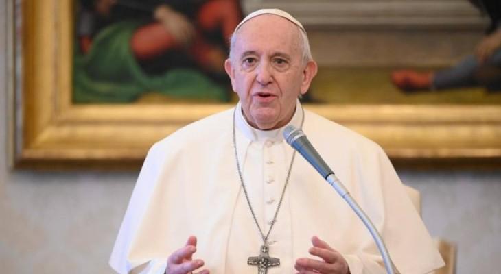 El papa pidió renovar economía internacional
