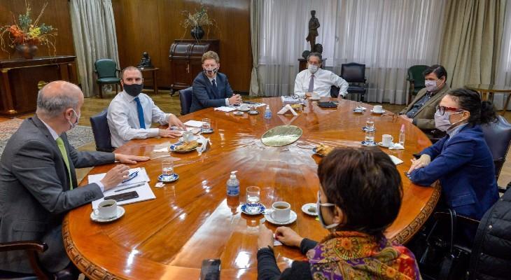 Pagarán por séptima vez la mitad de los salarios del sector privado