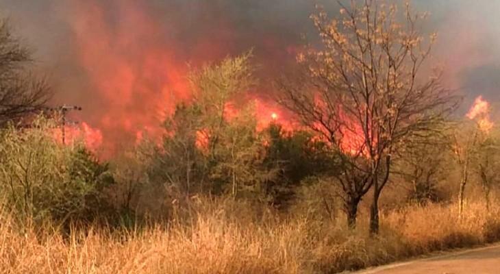 Permanece activo un incendio en el norte de Córdoba