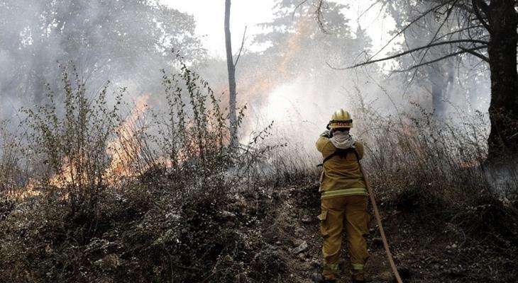 Mendoza envió ayuda para combatir el fuego en Córdoba y San Luis