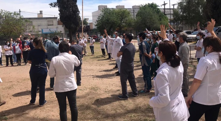 Agentes de la salud realizaron una masiva jornada de protesta