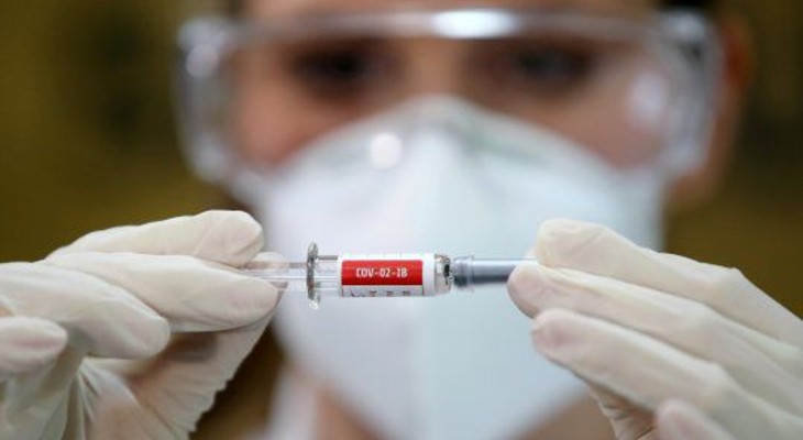 Investigadores de la Sputnik V sugieren a AstraZeneca combinar vacunas
