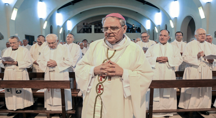 Los obispos cuestionaron la "febril obsesión por instaurar el aborto"