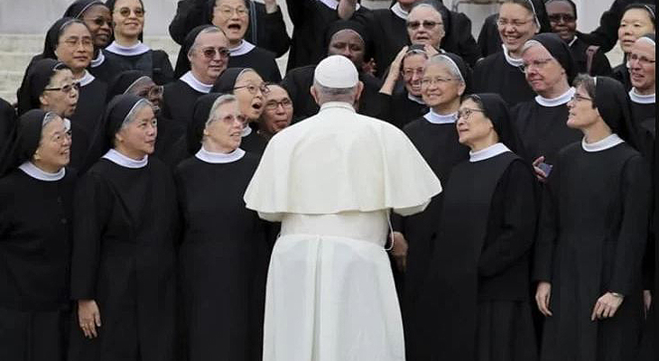 El papa abre la posibilidad para que las mujeres accedan a ministerios