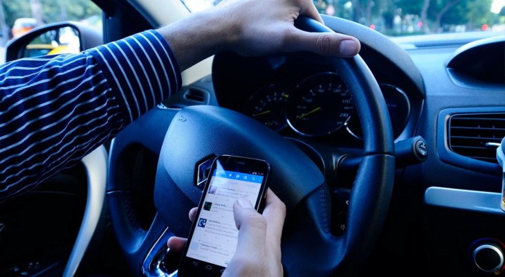 Se cuadruplicó el número de conductores que manejan mientras usan celular