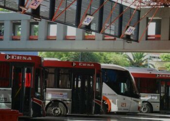 Aoita amenaza con medidas de fuerza en los interurbanos