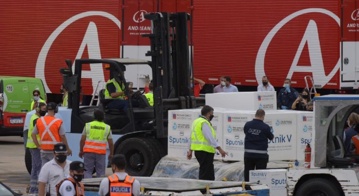 Llegó el tercer vuelo con 220.000 vacunas desde Moscú Llegó el tercer vuelo con 220.000 vacunas desde Moscú