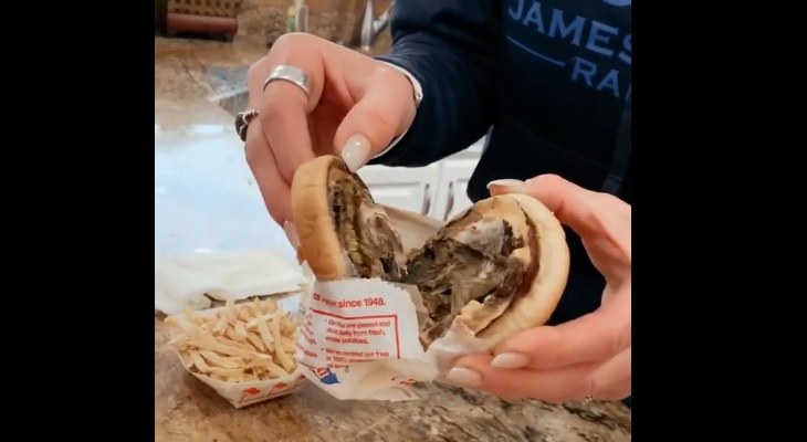 Abrió una hamburguesa de McDonald´s luego de 20 años y encontró esto