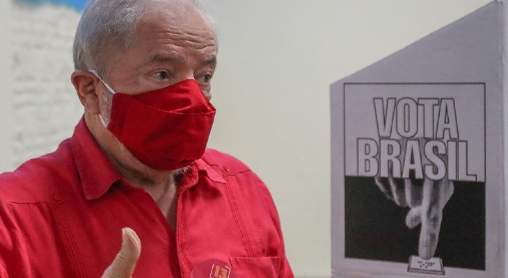 Anularon las causas contra Lula, que podría postularse en 2022