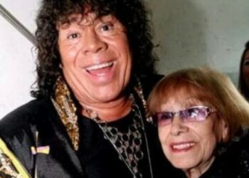 La emotiva despedida de La Mona a su mamá