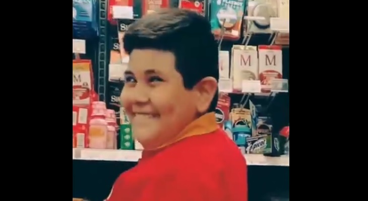 La historia detrás del video viral del momento: el niño ´mmm´