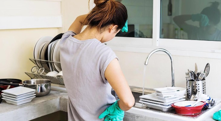En el 64% de los hogares el trabajo doméstico lo hacen solo mujeres
