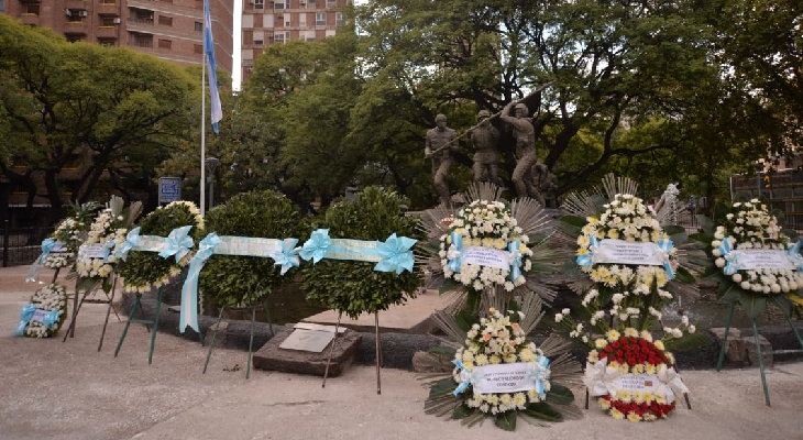 La Municipalidad rinde homenaje a los héroes de la ciudad