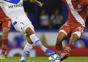 Los partidos de fútbol en el AMBA no podrán terminar después de las 20