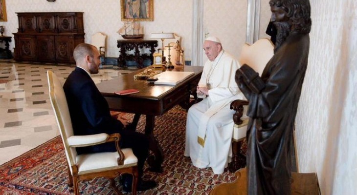Guzmán recibe el apoyo del papa en su gira europea