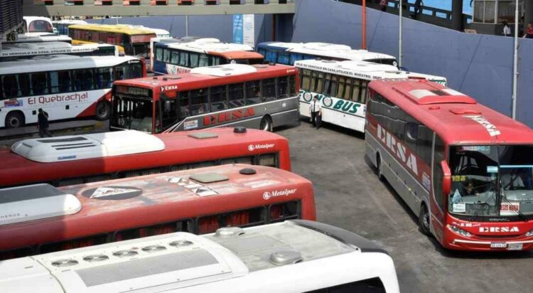 Piden un aumento del 87% en el transporte interurbano