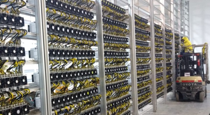 Empresa canadiense instalará 55.000 máquinas para producir bitcoins