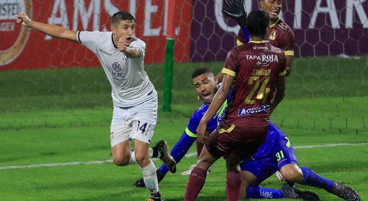Talleres se trajo un empate desde Colombia
