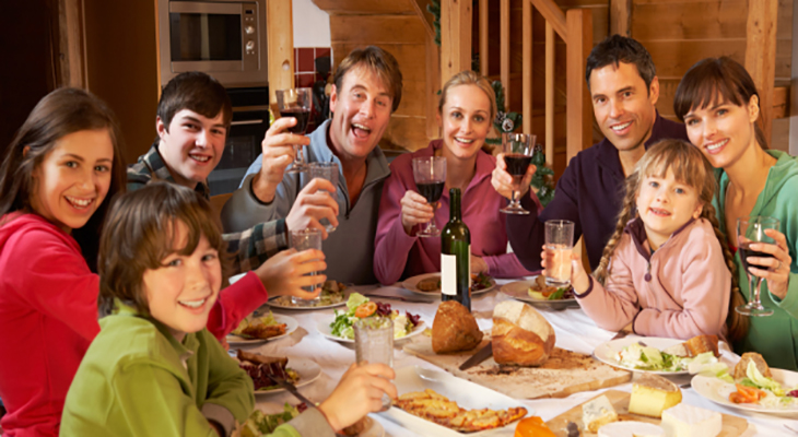 La importancia de compartir la mesa en familia