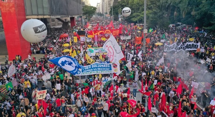 Masivas protestas en Brasil por la gestión oficial de la pandemia