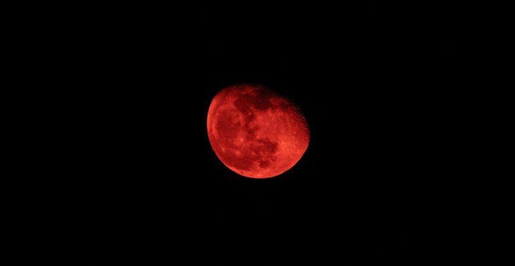 Luna de sangre 2021: comenzó el eclipse total