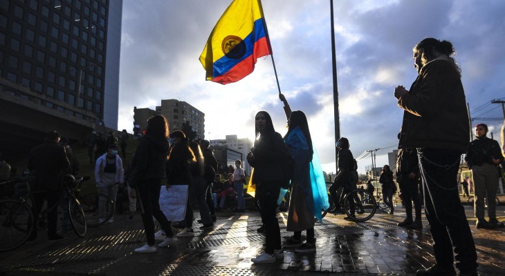 Intentan reflotar el diálogo en Colombia pese a la violencia