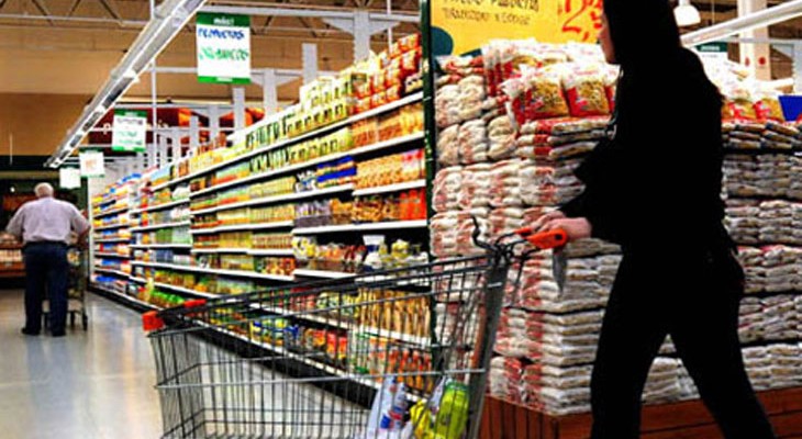 Las ventas en los supermercados bajaron 8,8% durante marzo
