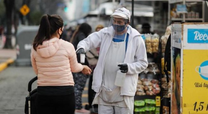 Argentina reporta 296 muertes y 13.043 contagios por Covid-19