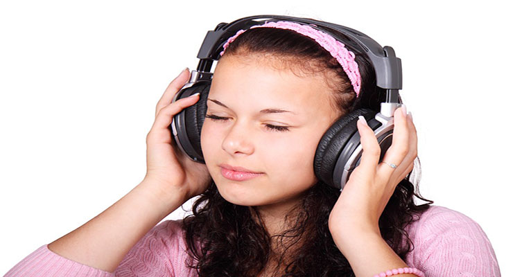 El uso de auriculares aumenta el riesgo de sordera