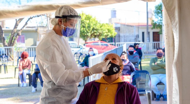 Confirman 38 muertes y casi 3 mil nuevos contagios en Córdoba