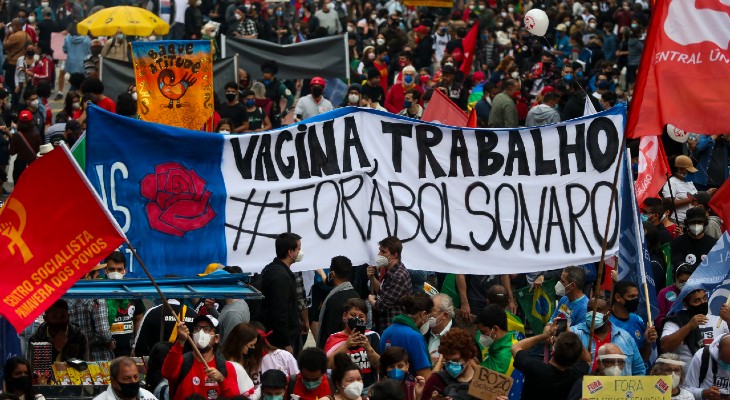 Brasil superó los 500.000 fallecidos y la población salió a las calles